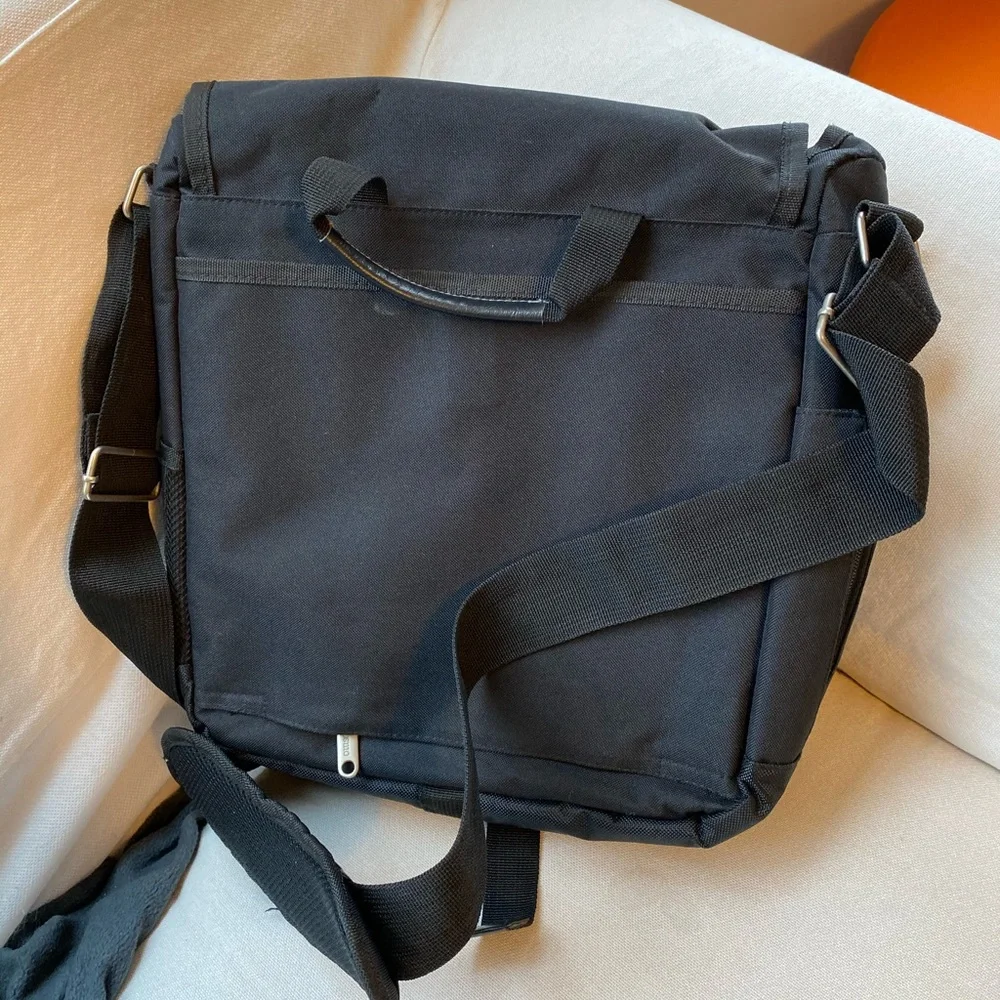 Cosmo black crossbody bag